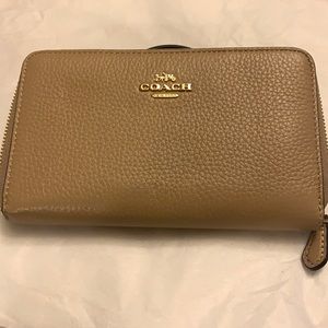 COACH MEDIUM ID ZIP WALLET
